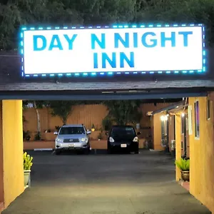 Day N Night - Near Universal Hollywood 2*, Los Angeles États-Unis